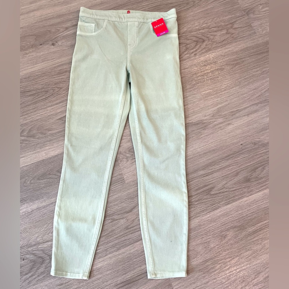 NWT - SPANX “Shape” Light Green Skinny Jean(ish) Leggings. Size L
